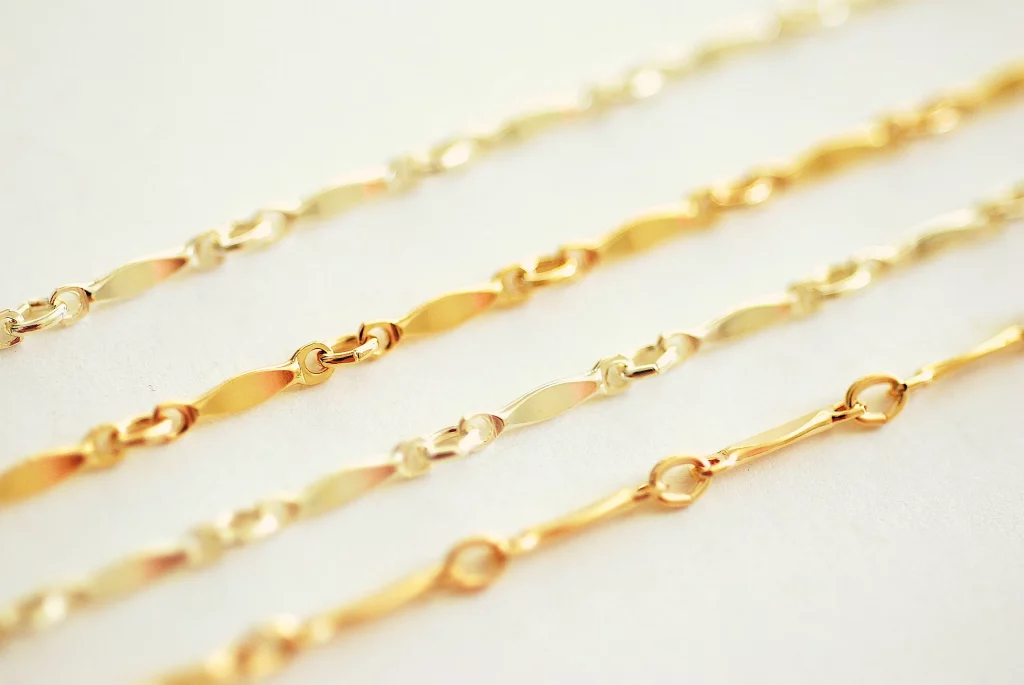 14 karat gold chain necklace showcased at ideal jewelry and loan pawn shop Brockton